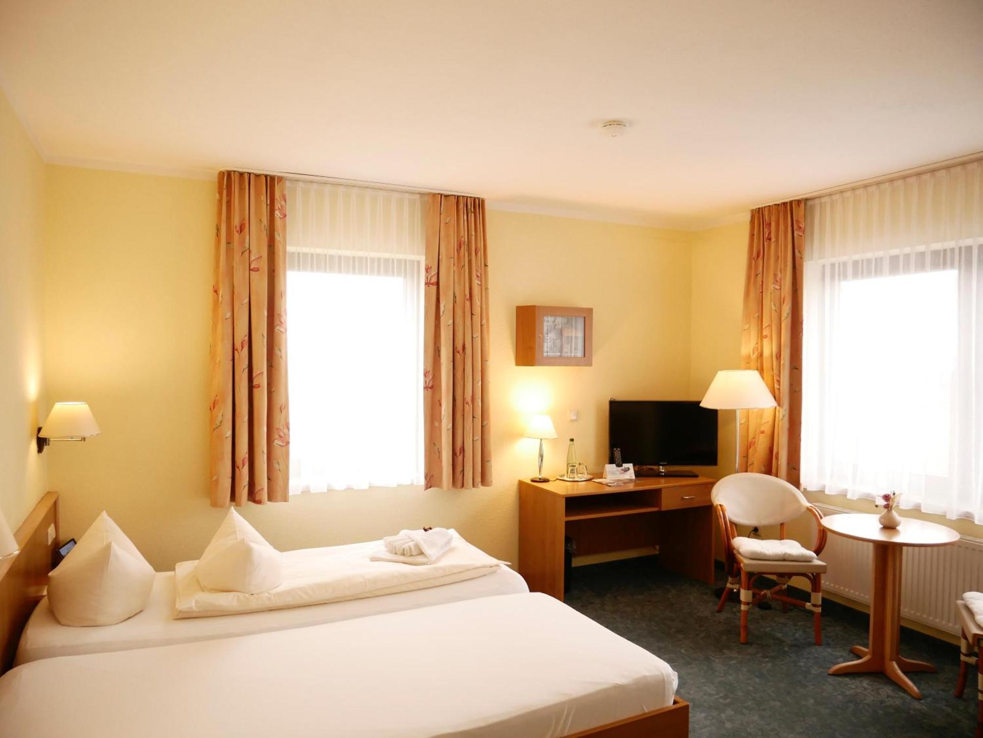 Hotel Waldesruh Lengefeld  ภายนอก รูปภาพ