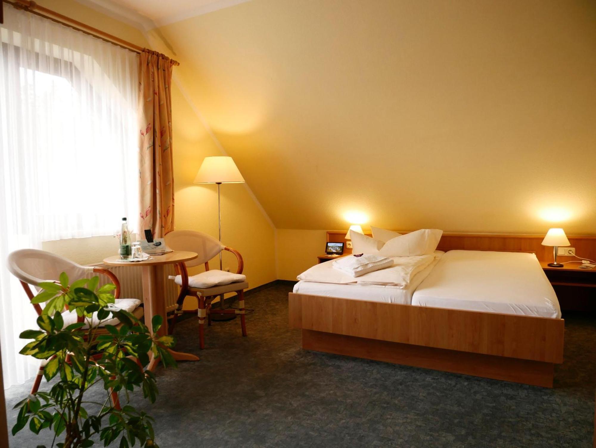 Hotel Waldesruh Lengefeld  ภายนอก รูปภาพ